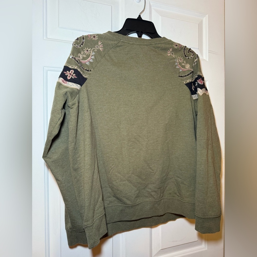 Soft Surroundings Embroidered Sequins Crew Illimani Sweatshirt Green Medium Boho - Picture 6 of 9